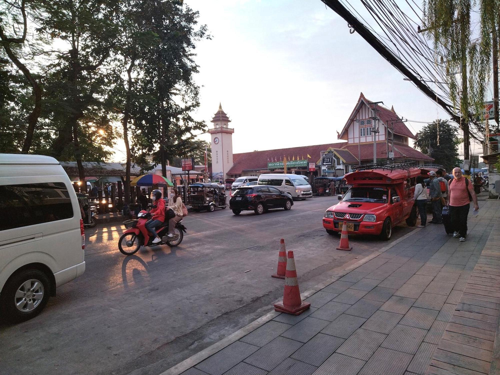 Supanich Condo Opposite The Train Station Chiangmai - Chiang Mai — Photos 1